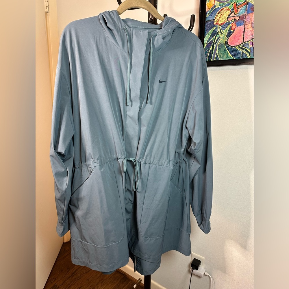 Nike Nylon jacket in blue.  Size large.  Excellent condition!